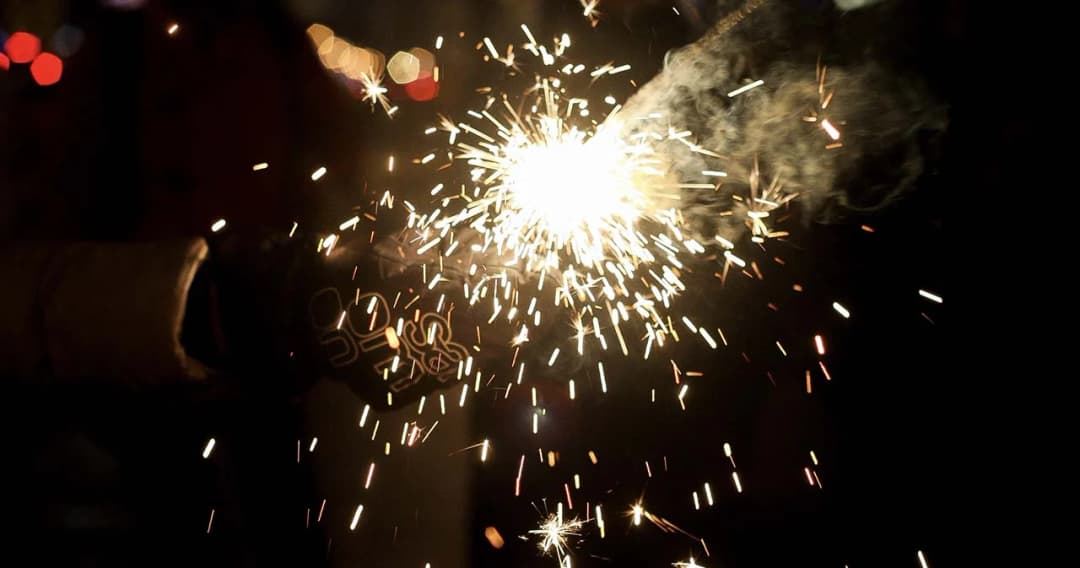 มท.ออกหนังสือถึงผู้ว่าฯ ทั่วประเทศ ไม่มีนโยบายงดจัดงานรื่นเริงเทศกาล ‘งานปีใหม่’ 