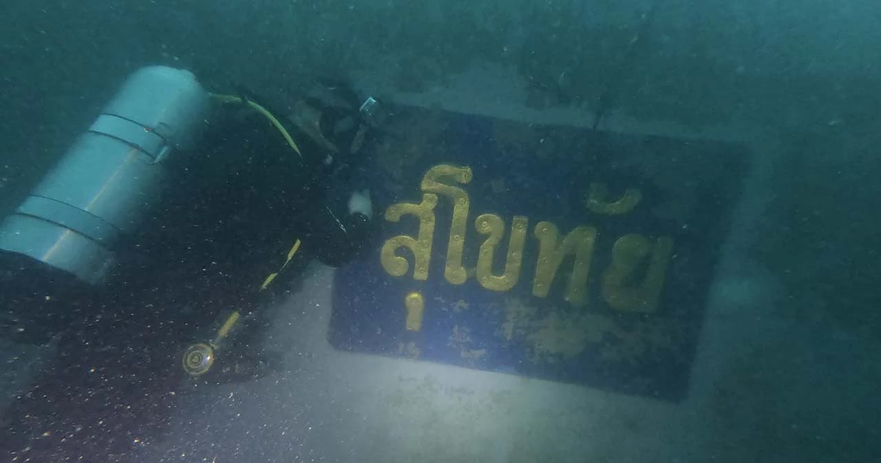 เปิดภาพใต้น้ำ อัปเดต ‘เรือหลวงสุโขทัย’ อับปาง ยังเหลือผู้สูญหายอีก 5 นาย