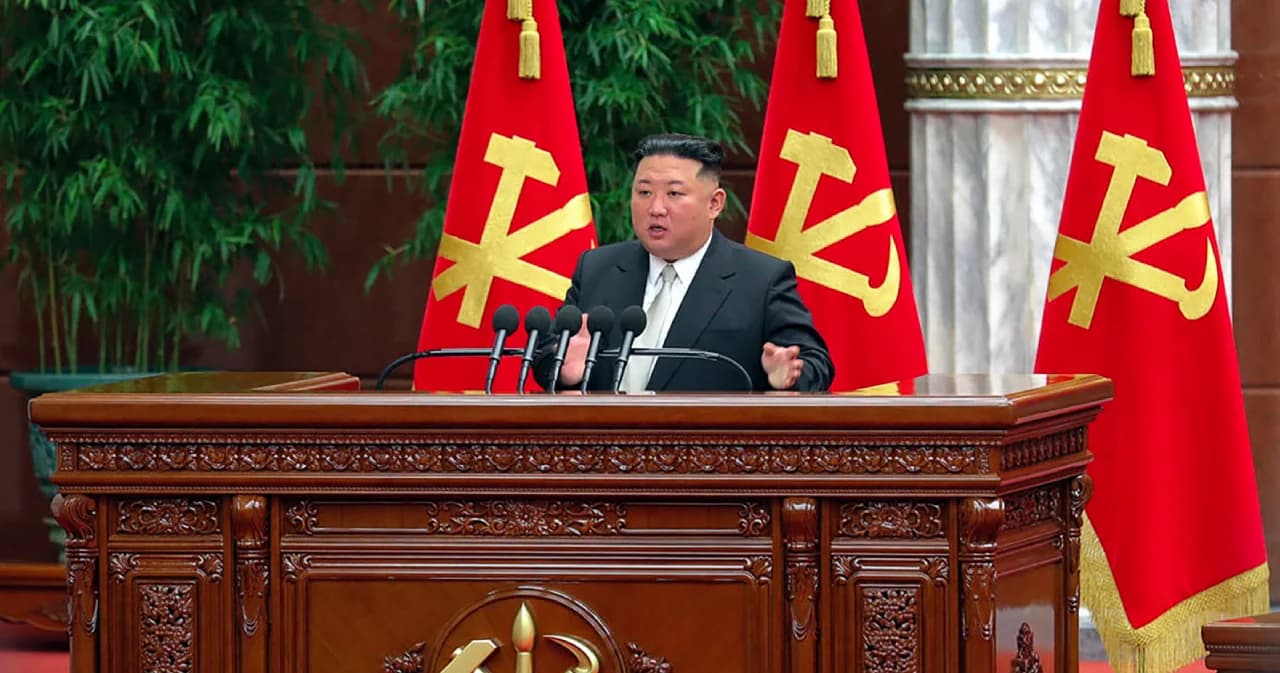 ‘คิม จอง อึน’ ลั่นเป้าหมายปี 2023 เตรียมพัฒนาขีปนาวุธข้ามทวีปรุ่นใหม่ ขยายคลังแสงนิวเคลียร์แบบทวีคูณ