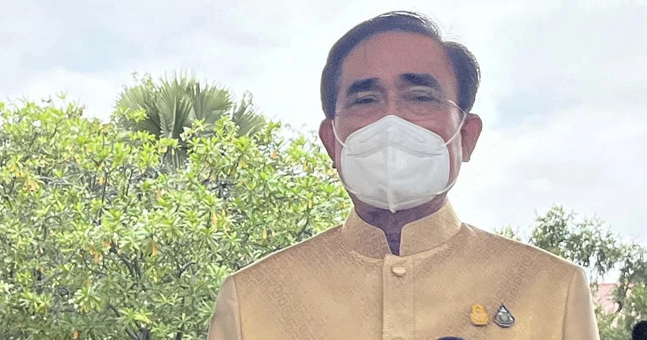 ‘พล.อ.ประวิตร’ เป็นตัวแทน ครม. อวยพรนายกฯในโอกาสขึ้นปีใหม่ ยันไม่มีปัญหาความขัดแย้ง