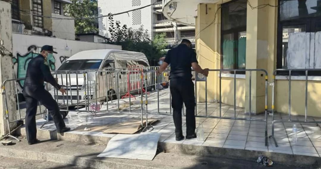 กทม.จัดระเบียบจุดแจกข้าวคนไร้บ้าน ขอความร่วมมืองดแจก ถ.ราชดำเนิน