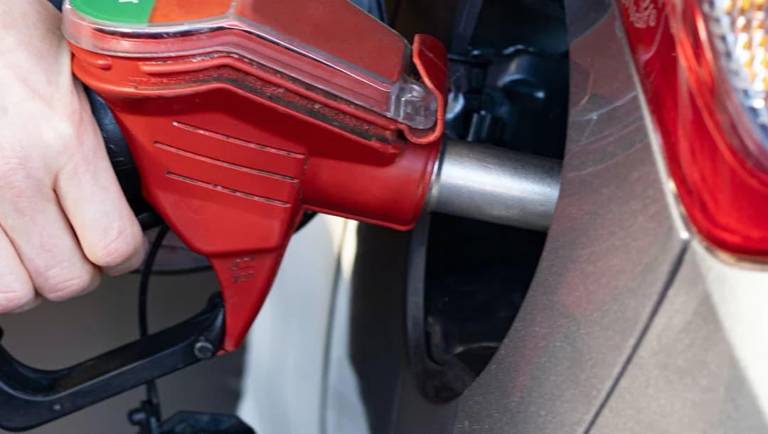 เติมน้ำมันรถ ใช้ลดหย่อนภาษีช้อปดีมีคืนได้ แต่อย่าลืมขอใบกำกับภาษี