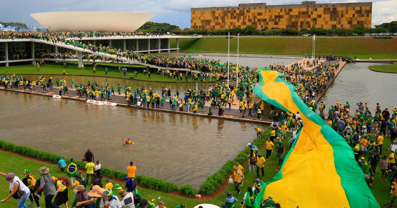 ผู้นำบราซิลลั่นเอาผิดท่อน้ำเลี้ยง ให้ทุนเบื้องหลังม็อบบุกรัฐสภา ‘โบลโซนารู’ โผล่ปฏิเสธ ไม่รู้เห็นเรื่องนี้