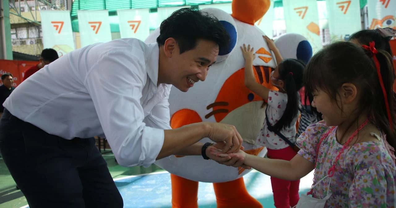 ก้าวไกล เปิดนโยบาย ‘การศึกษาไทยไทยก้าวหน้า’ ชูเรียนฟรีจริง-ออกแบบหลักสูตรใหม่ใน 1 ปี