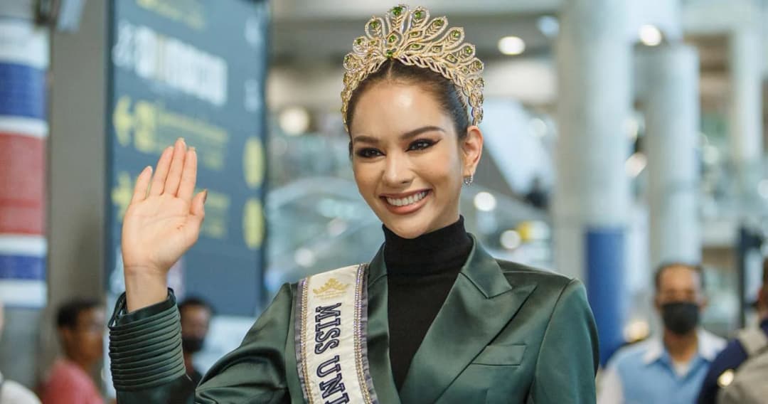 ‘แอนนา เสือ’ กลับถึงบ้านสุดอบอุ่น แฟนนางงามแห่ต้อนรับที่สนามบิน