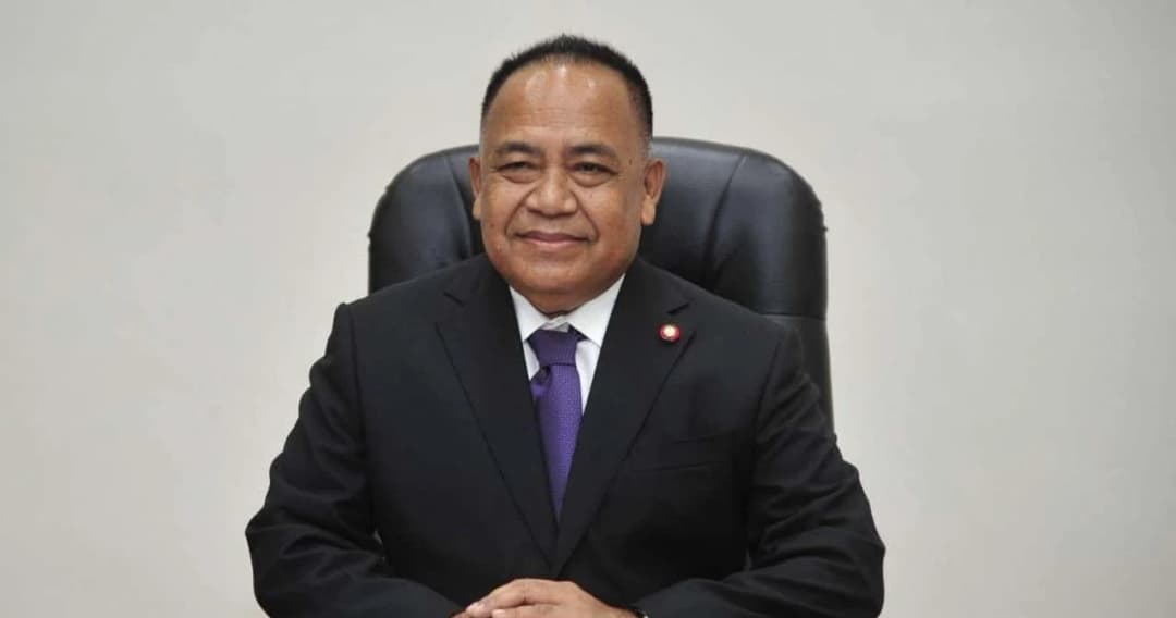 ‘นริศ ขำนุรักษ์’ รมช.มหาดไทย วูบขณะลงพื้นที่ตรัง ล่าสุดอาการปลอดภัย