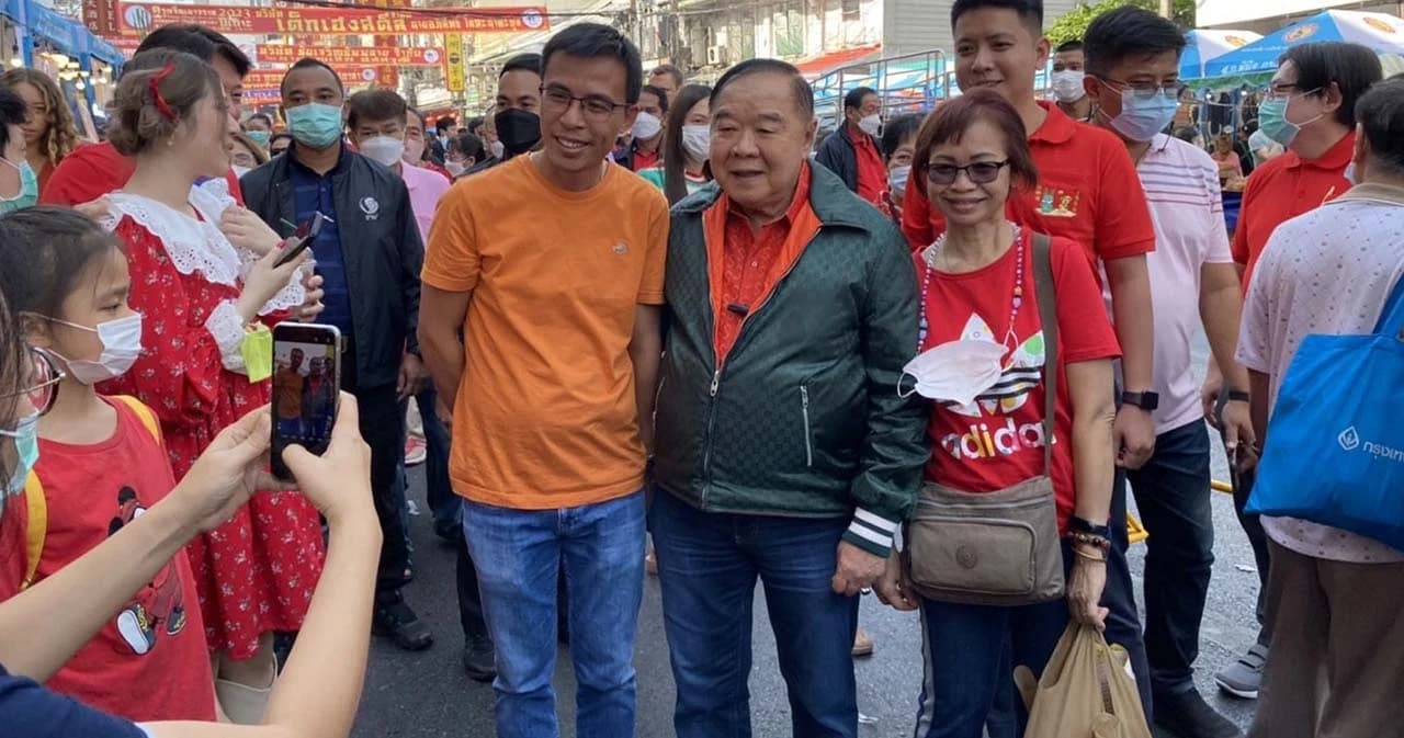 หลายพรรคการเมือง พร้อมใจลงพื้นที่เยาวราช ทำบุญ-แนะนำผู้สมัครช่วงเทศกาลตรุษจีน