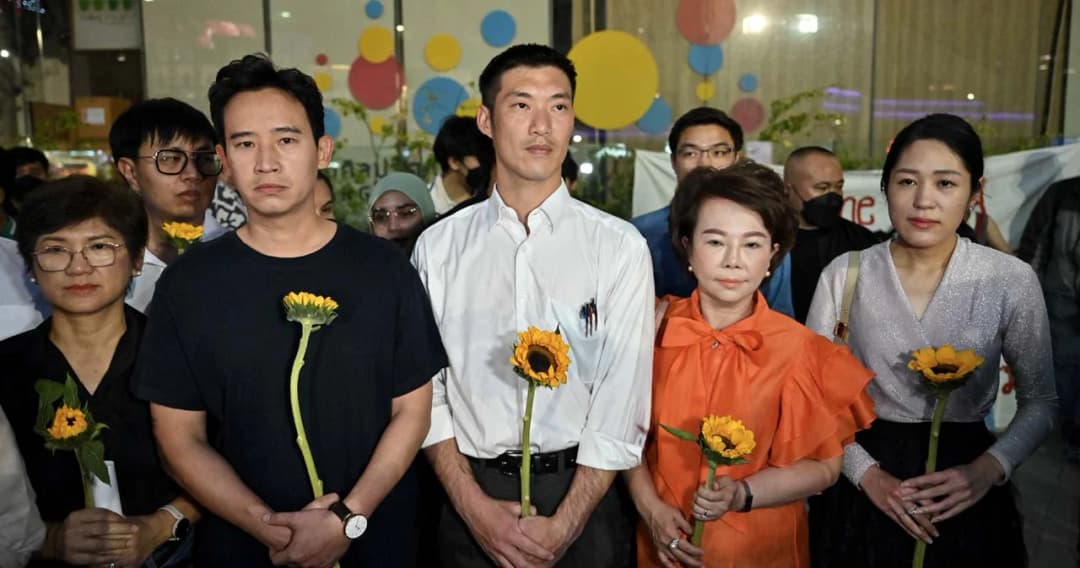 ประมวลภาพ “ยืน หยุด ขัง 112 ชม.” ล่าสุด “ตะวัน-แบม” ขอรักษารพ.ภายนอก