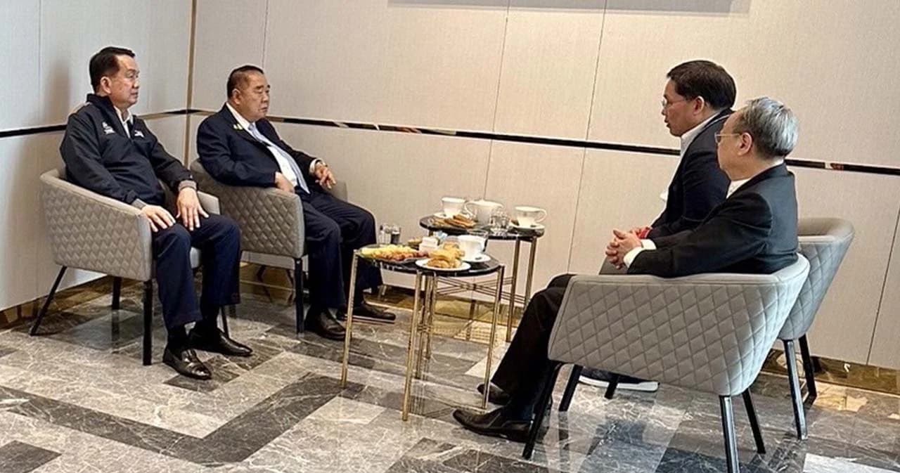 สะพัด ‘ประวิตร’ เจรจาเรียบร้อย ‘อุตตม-สนธิรัตน์’ กลับพลังประชารัฐคาดเปิดตัวสัปดาห์หน้า