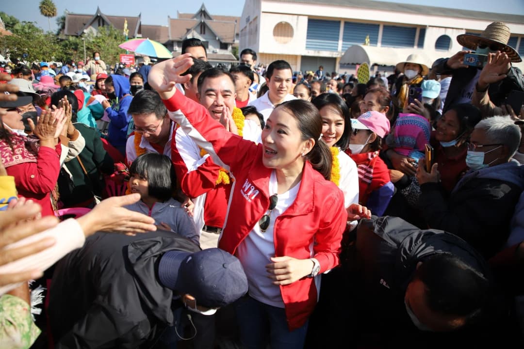 เมิน ‘จตุพร’ หักเหลี่ยมโหด ‘แพทองธาร’ ควง ส.ส.หนองคาย เดินหน้าหาเสียง