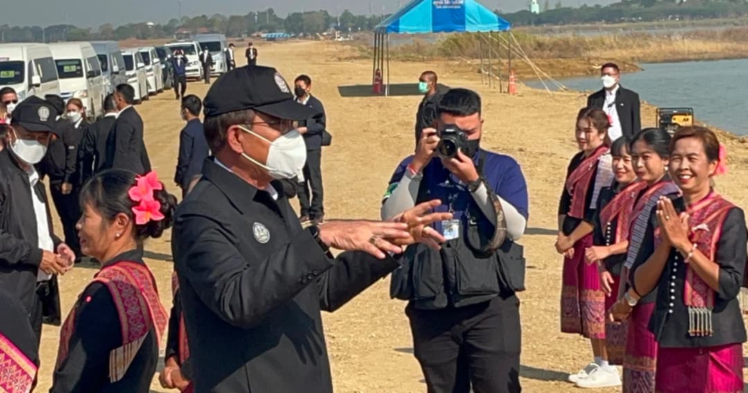 ‘ประยุทธ์’ เผยเครื่องบินขัดข้อง ต้องเปลี่ยนเครื่องบินก่อนลงพื้นที่นครสวรรค์