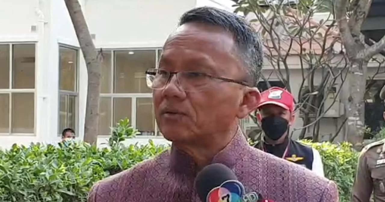 ‘สมศักดิ์’ เยี่ยมให้กำลังใจ ‘ตะวัน-แบม’ กำชับแพทย์ดูแลระวังผลข้างเคียง ฝากเพื่อนช่วยโน้มน้าวให้กลับมากินข้าว