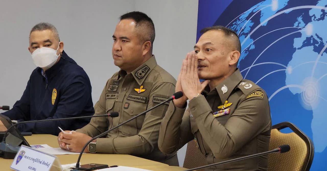 ผบช.สตม. ไหว้ขอโทษสังคมและนักข่าว หลังถาม “น้องมีสามีหรือเปล่า”