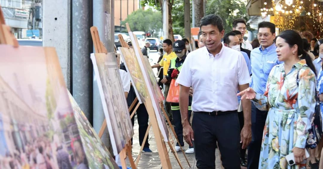 ผู้ว่าฯ ชัชชาติ ชวนอาจารย์-นักศึกษา ม.ฮาร์วาร์ด เที่ยว Bangkok Design Week 2023 ปากคลองตลาด