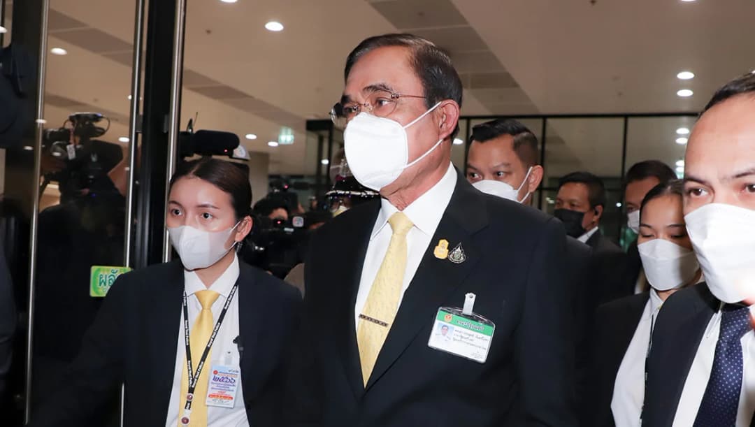 พล.อ.ประยุทธ์ ร่วมประชุมสภาวันที่ 2 มั่นใจรัฐมนตรีชี้แจงปมถ่ายรูปคู่นักธุรกิจเอี่ยวกลุ่มทุนสีเทาได้