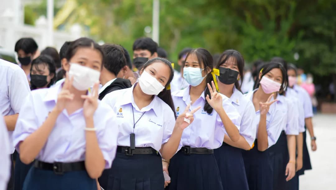 ครูไม่ติด นักเรียนจะไว้ผมสั้นหรือยาว ร.ร.มัธยมวัดธาตุทองประกาศให้เลือกทรงผมได้ตามเพศวิถี