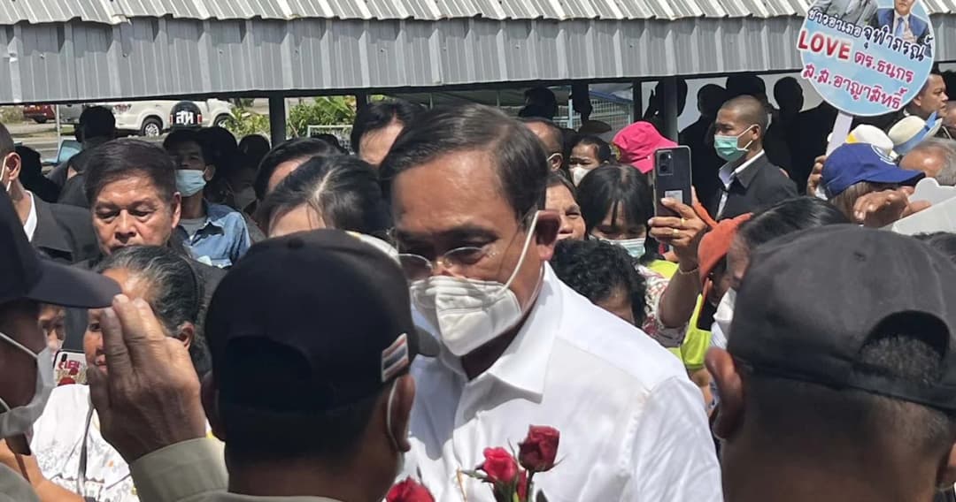 นายกฯ ลงพื้นที่ จ.นครศรีธรรมราช รับฟังปัญหาด้านการท่องเที่ยว ยังไม่พูดเรื่องวันยุบสภา