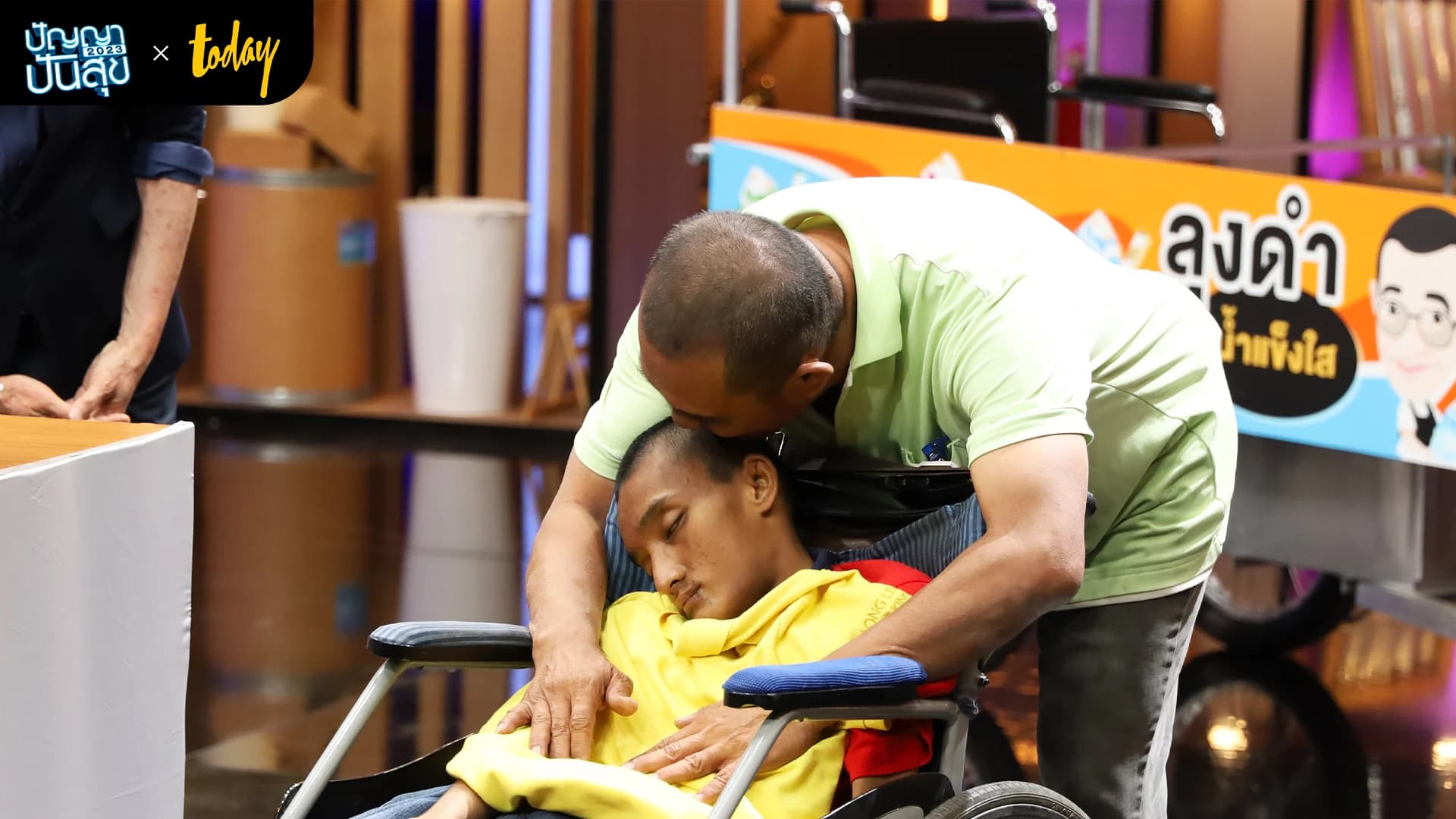 จากผู้จัดการห้าง สู่คนขายน้ำแข็งไส ชีวิตที่ทำเพื่อลูกของ “ลุงดำ”