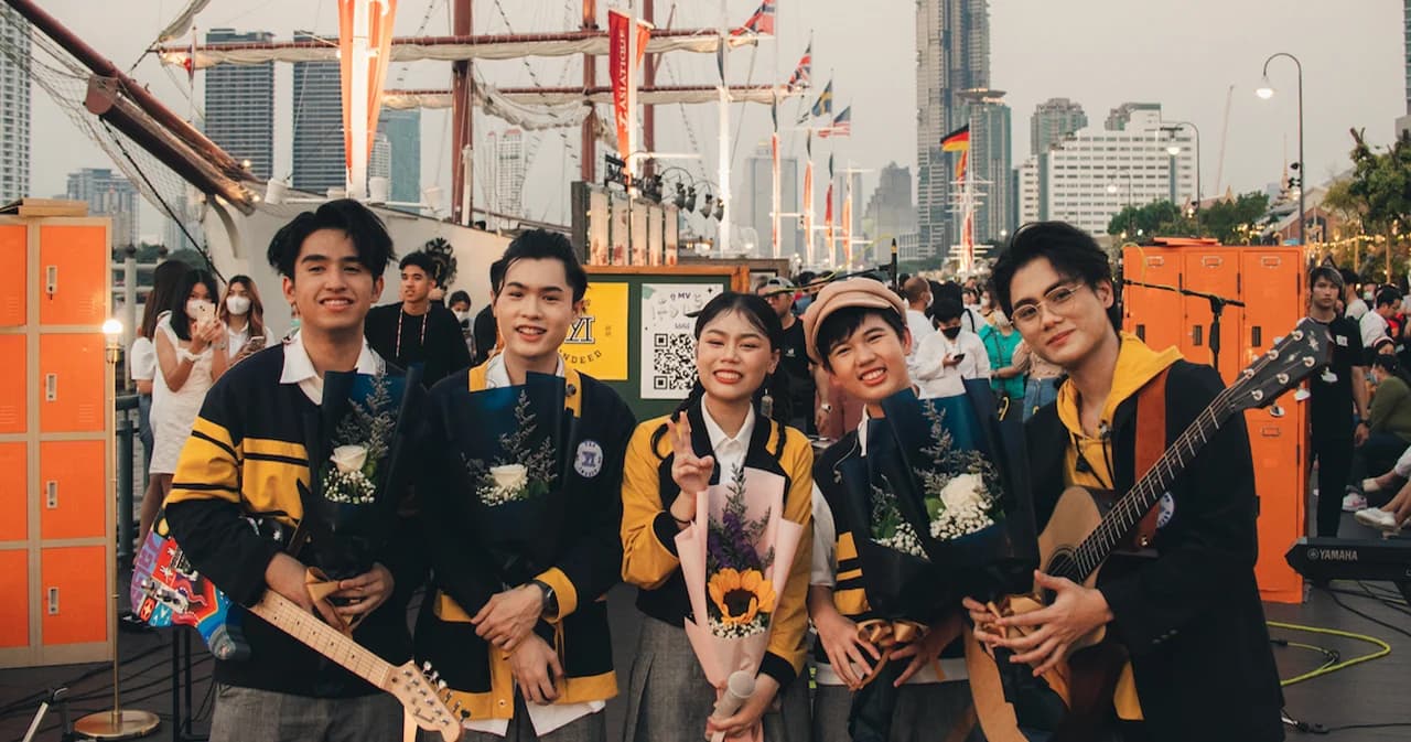 ‘Yes Indeed’ เดินสายแก้บนหลังได้เป็นศิลปินเต็มตัว