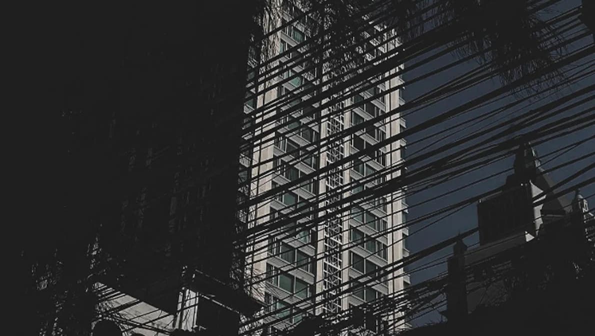 น้องชาย เฌอปราง BNK48 พลัดตกคอนโดฯ เสียชีวิต