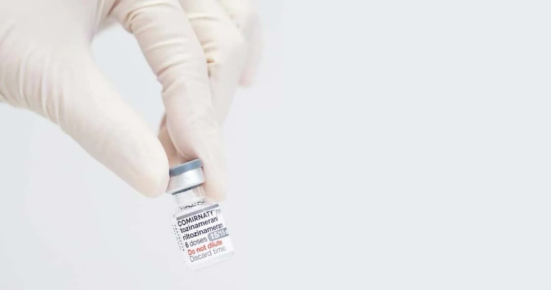 เช็กที่นี่ สถาบันโรคผิวหนังเปิดจองฉีดวัคซีนไฟเซอร์รุ่นใหม่ ชนิดผสมสายพันธุ์อู่ฮั่นและโอไมครอน 