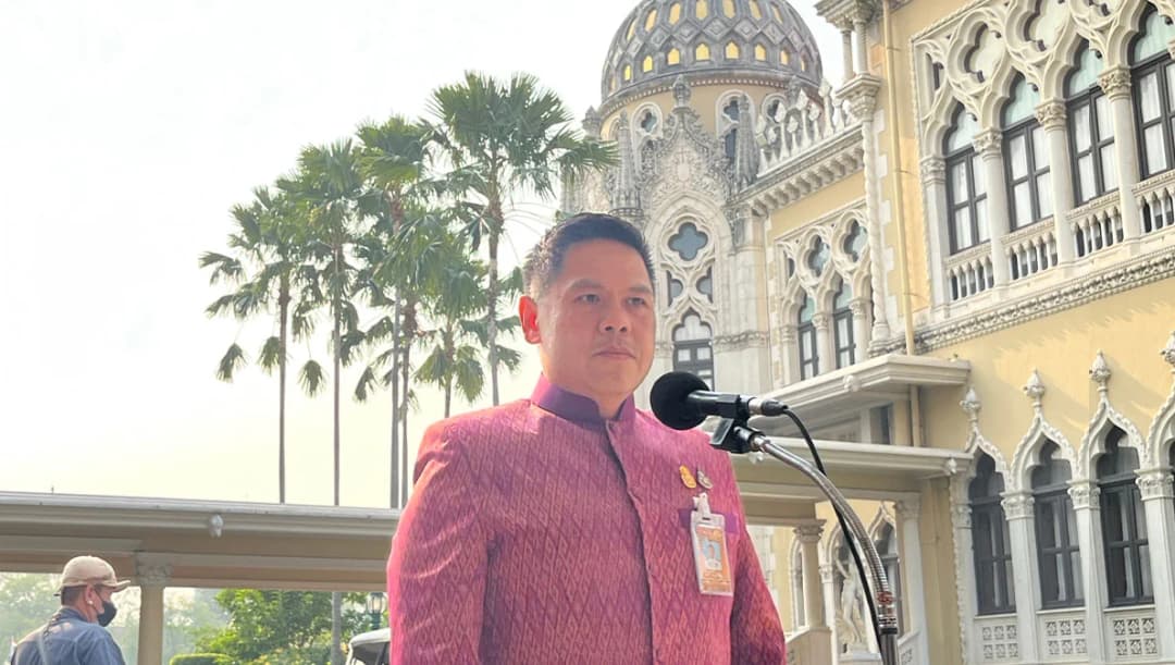 ปิดอุทยานฯ 7 แห่ง เร่งดับไฟป่า ‘วราวุธ’ ตอกกลับ ‘ก้าวไกล’ วิพากษ์แก้ปัญหาฝุ่น PM 2.5 ให้ไปดูเนื้องาน ไม่ใช่เอาแต่พูด