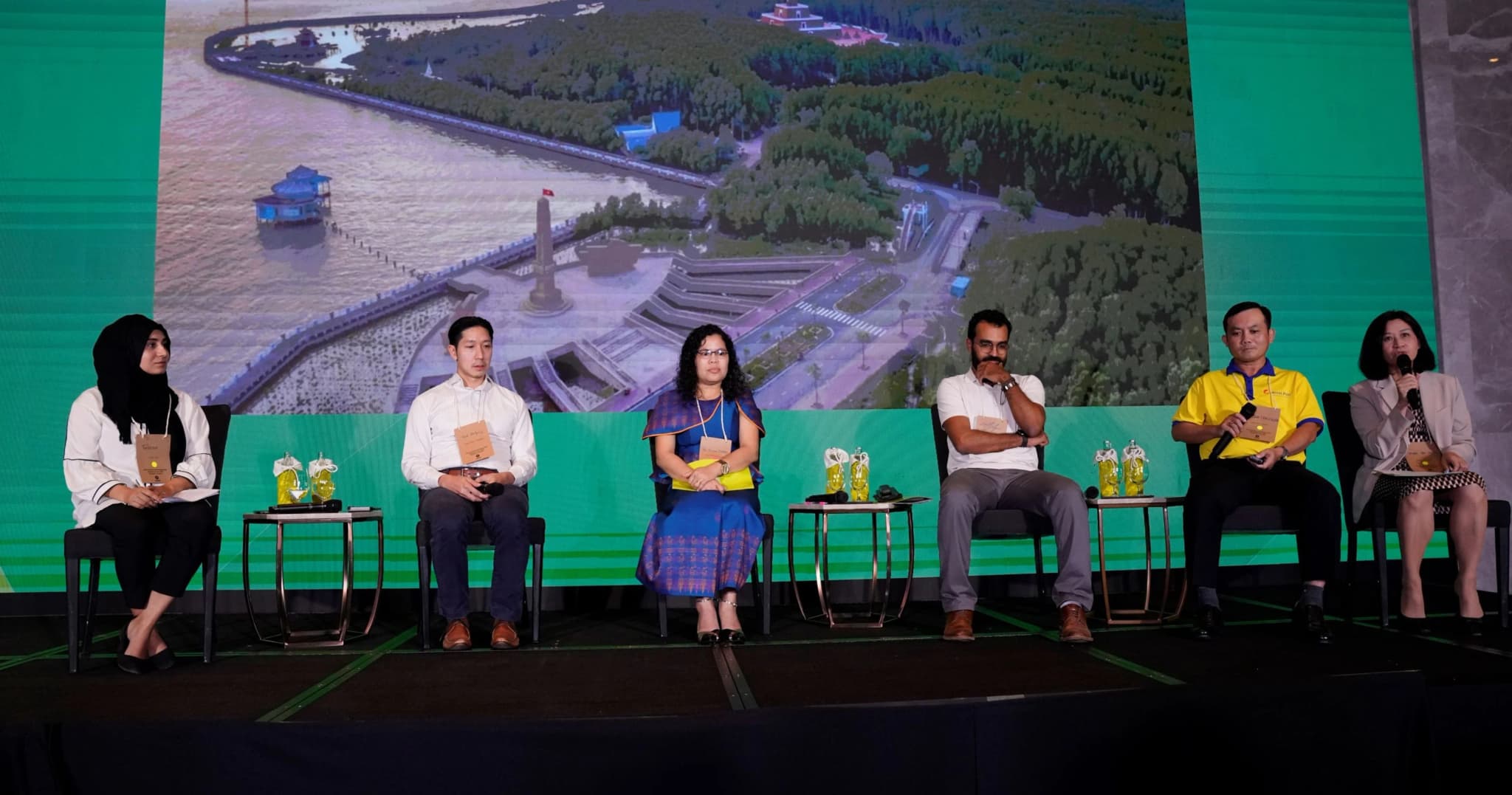 Oxfam ชี้หลายบ.เริ่มผนวกความเป็นธรรมเข้าธุรกิจแล้วแต่ยังดันได้อีก ในการประชุม Asia-IRB