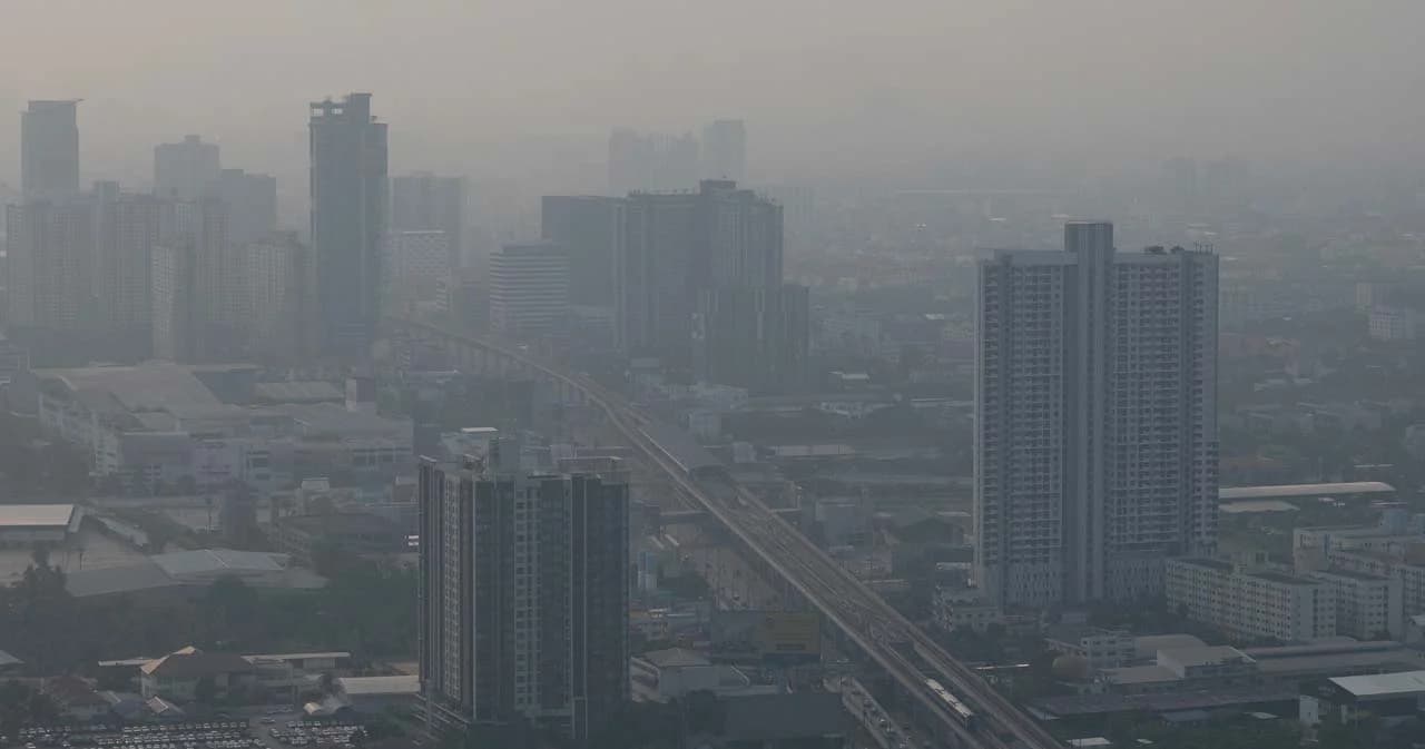 เปิดภาพมุมสูง กรุงเทพฯ-นนทบุรี ยังคงมีฝุ่น PM 2.5 ปกคลุมหนาแน่น