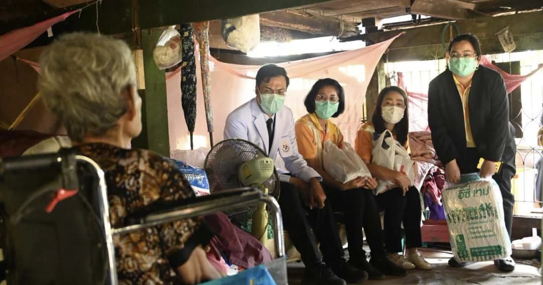 รพ.นพรัตนราชธานี ดึงอาสาสมัครชุมชน ร่วมใช้ Social Telecare ดูแลผู้ป่วย