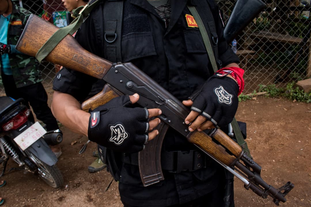 ทหารเมียนมายิงถล่มหมู่บ้านในรัฐฉาน สังหารหมู่ชาวบ้านกว่า 30 ราย รวมพระสงฆ์ 3 รูป