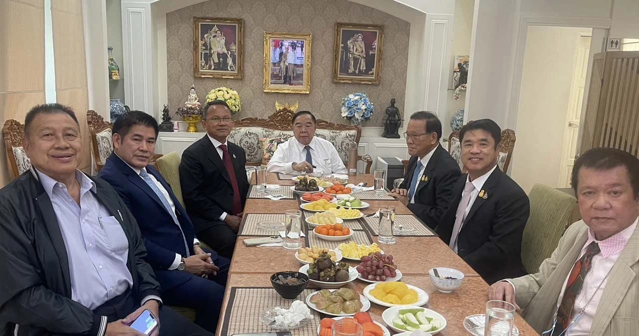 ‘สมศักดิ์-สุริยะ’ ลา ‘พล.อ.ประวิตร-วิษณุ’ หลังตัดสินใจแยกทาง ‘พลังประชารัฐ’