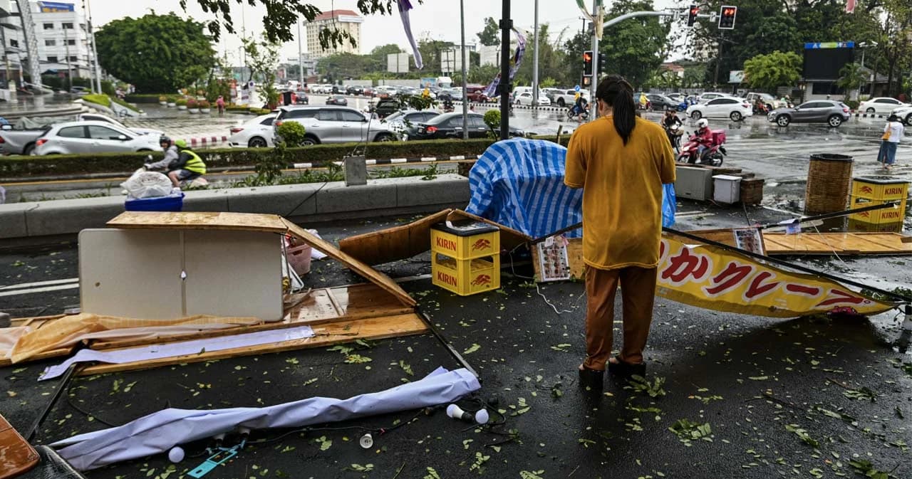 ประมวลภาพความเสียหายในตัวเมืองเชียงใหม่ ‘พายุฤดูร้อน’ ถล่ม