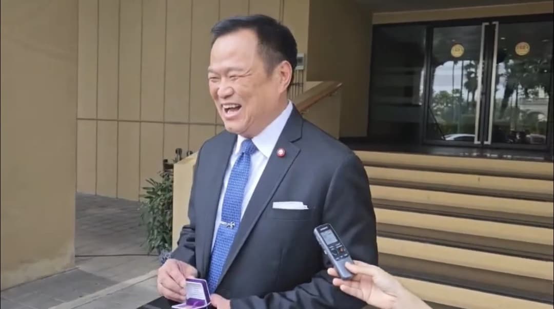 ‘อนุทิน’ ดอดอวยพรวันเกิด ‘พล.อ.ประยุทธ์’ ย้อนหลัง ยืนยันไม่มีอะไร