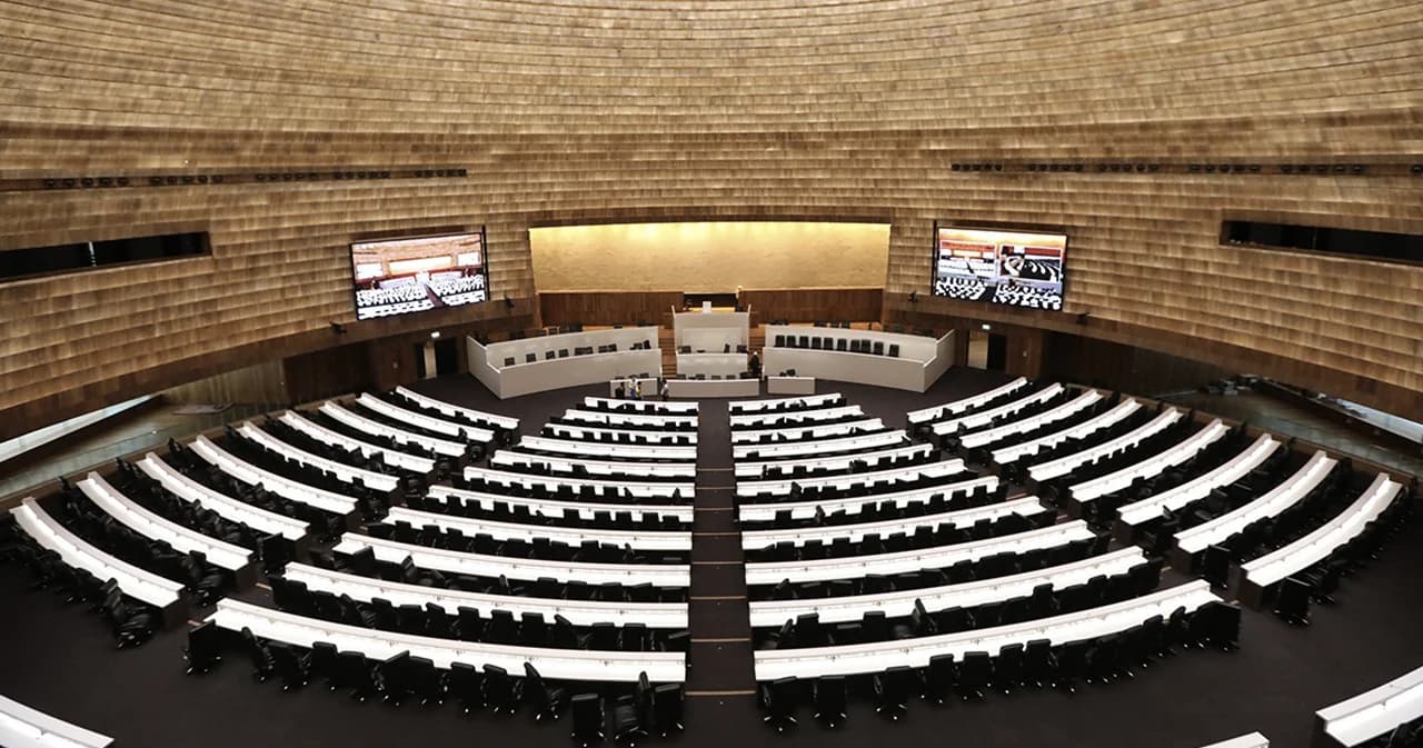 อวสานยุทธการแตกแบงก์พัน : จุดจบพรรคเล็ก แล้วพรรค SME จะเหลือไหม?