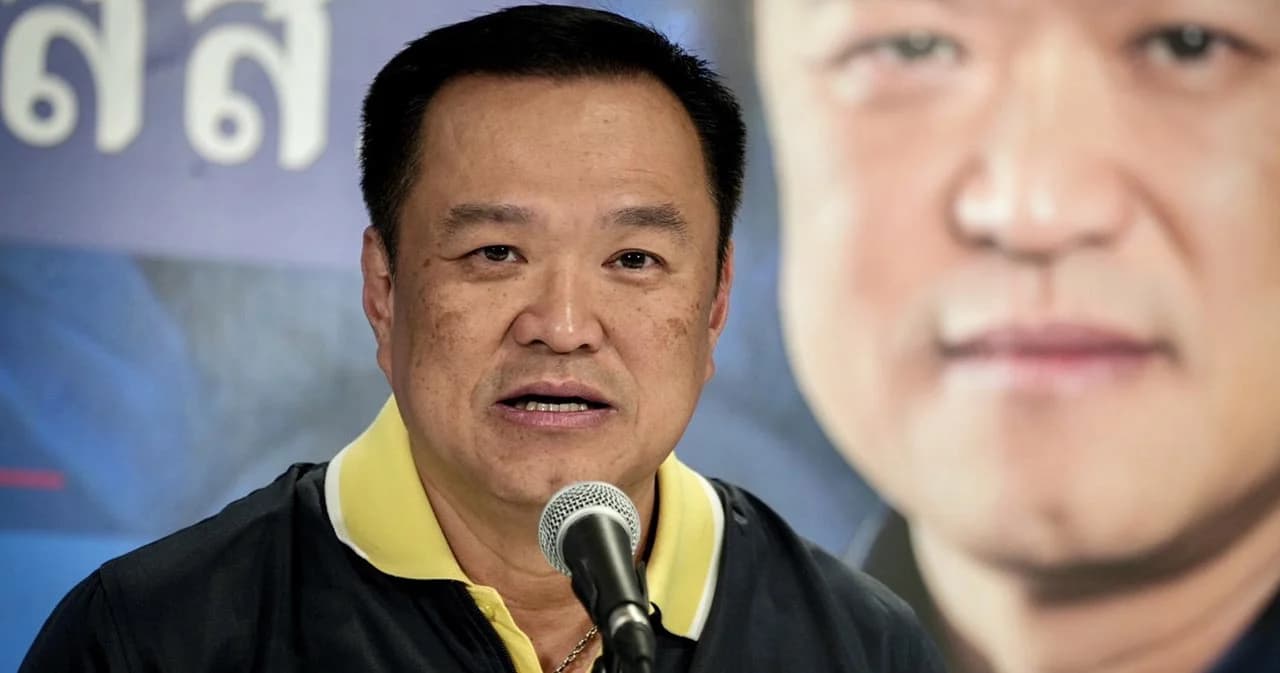 เลือกตั้ง 66 เชื่อ ‘อนุทินโพล’ แม่นสุด ไม่ปฏิเสธ ‘ภูมิใจไทย’ ได้ส.ส. 3 หลัก แต่ถ้าได้น้อยจะเลิกเป็นหัวหน้าพรรค