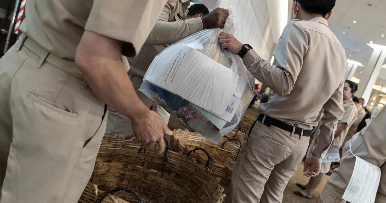 เลือกตั้ง 66 นับคะแนนเลือกตั้งล่วงหน้า พร้อมกัน 14 พ.ค. ประมวลภาพหลังปิดหีบ