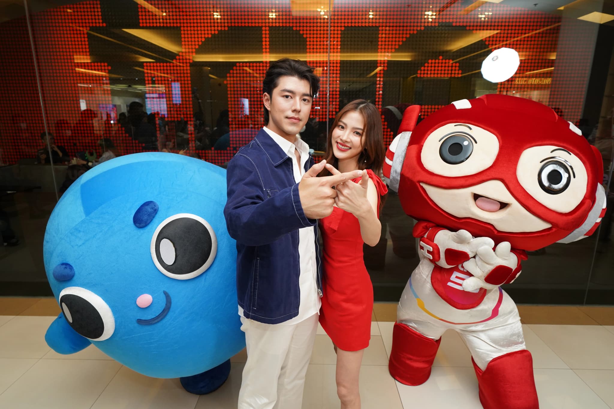 ทรู ดัน นาย-ใบเฟิร์น มาช่วยสะท้อนภาพลักษณ์ ที่อยากให้ลูกค้ารักและประทับใจ