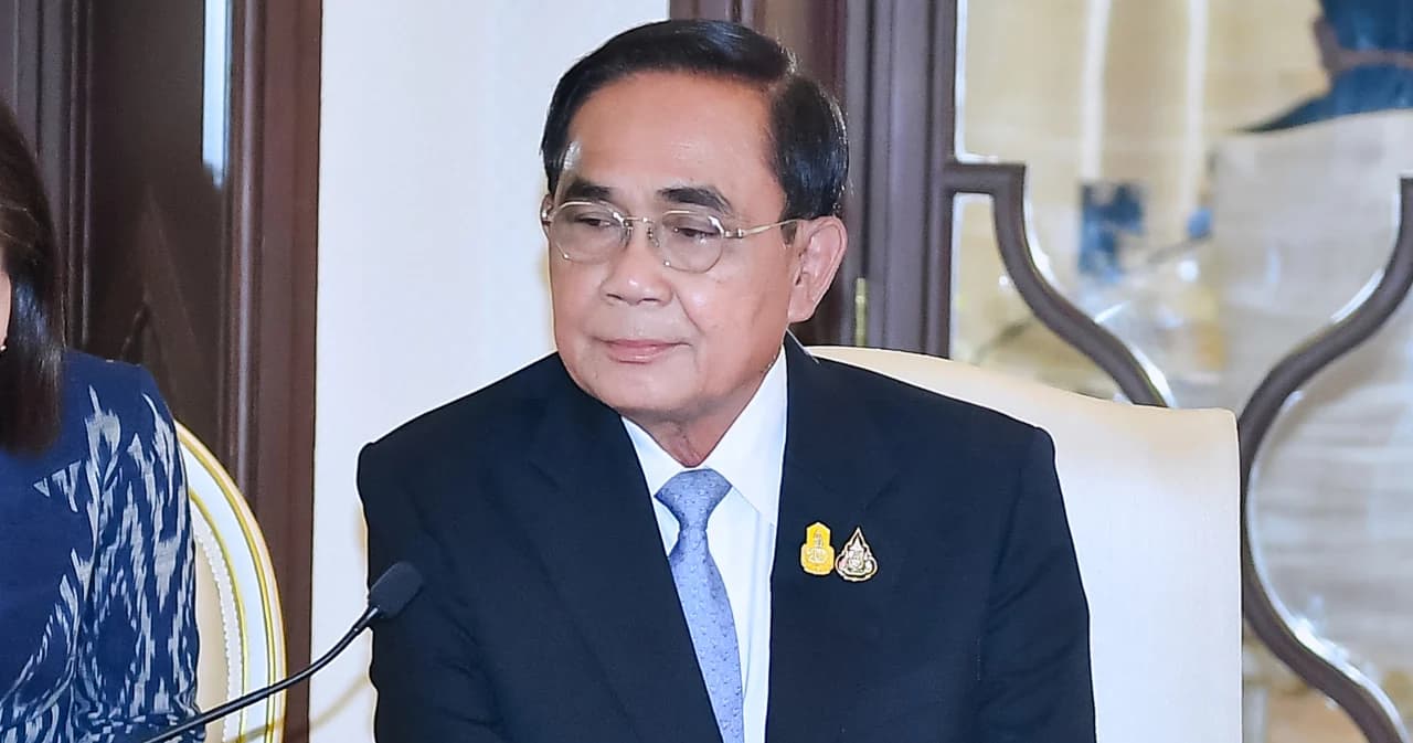 พล.อ.ประยุทธ์ เชื่อตลาดเงินตลาดทุนผันผวนระยะสั้น ย้ำรัฐบาลรักษาการจะปฏิบัติหน้าที่ภายใต้กรอบกฎหมายให้ดีที่สุด