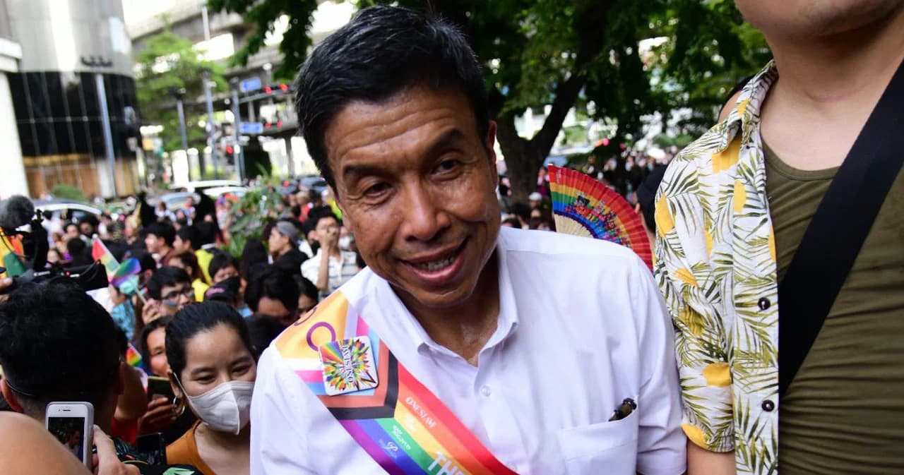 ‘ชัชชาติ’ น้อมรับผลโพล 1 ปีที่ทำงาน-เผยเตรียม 17 ประเด็น นัดคุย ‘พิธา’ 6 มิ.ย.นี้