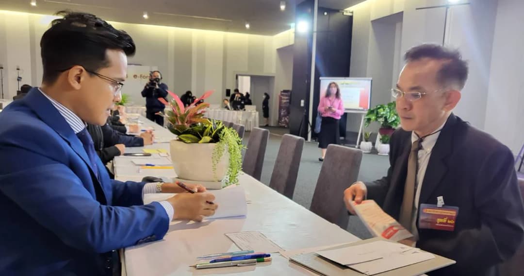 เลือกตั้ง 66 ‘หมอภูมินทร์’ ส.ส.ศรีสะเกษ เพื่อไทย เข้ารายงานตัวต่อสภาฯ เป็นคนแรก