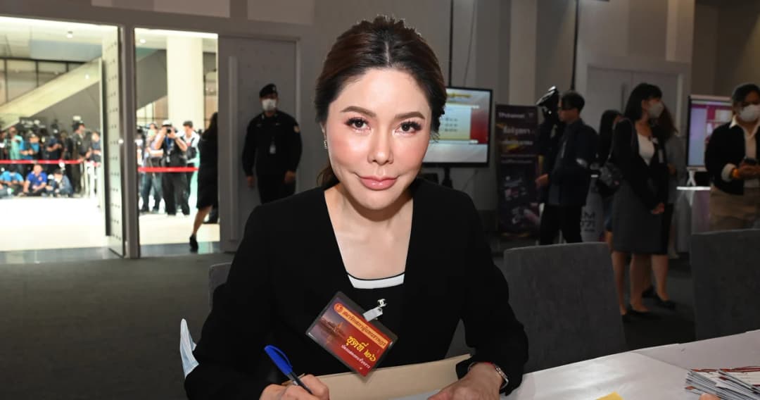 เลือกตั้ง 66 กฎหมายห้ามสภาผัวเมีย ‘ประวีณ์นุช’ เข้ารายงานตัวต่อสภาฯ ปัดตอบหย่าจากอดีตสามี ส.ว. หรือยัง