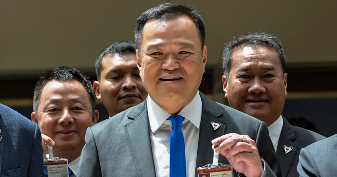 เลือกตั้ง 66 ‘อนุทิน’ นำ ส.ส.ภูมิใจไทยเข้ารายงานตัวสภาฯ ซัดกระแสซื้อ ‘ส.ส.งูเห่า’ แลกโหวต