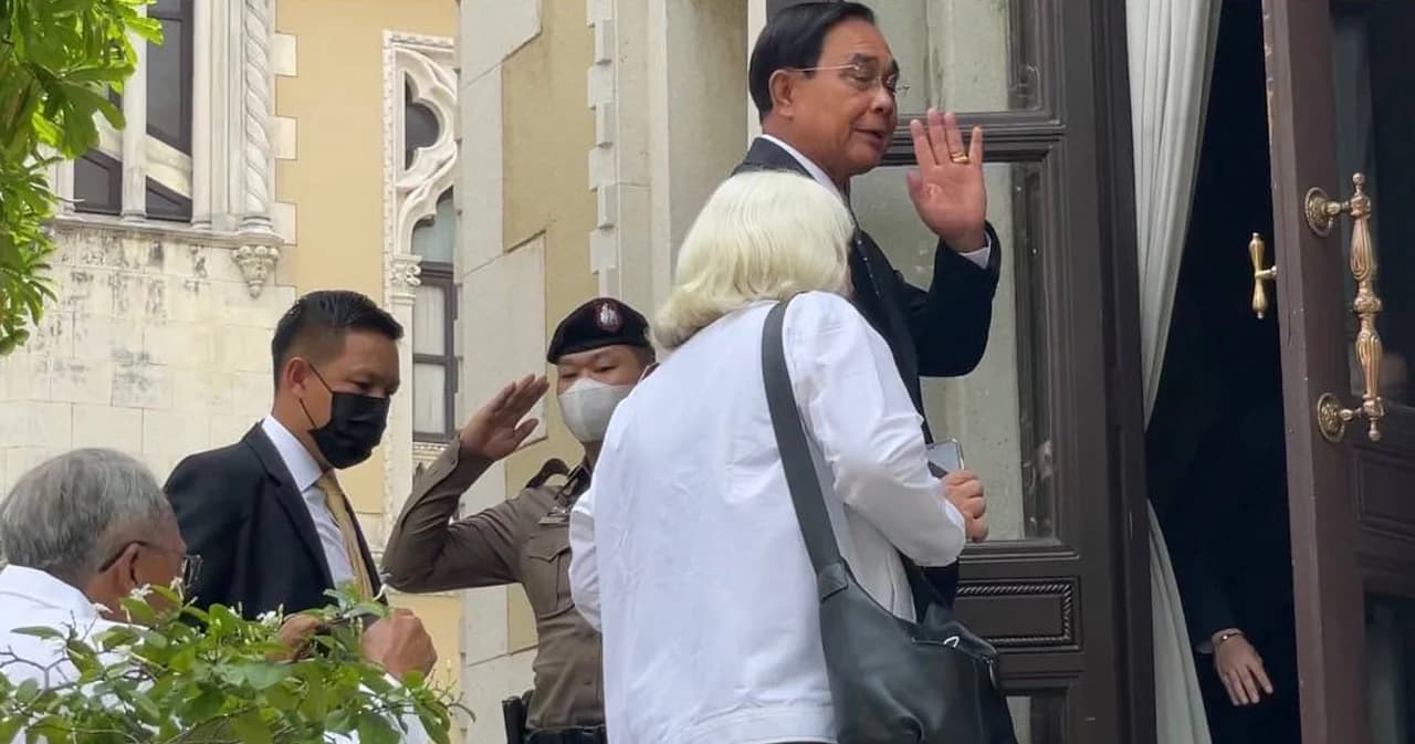 ‘พล.อ.ประยุทธ์’ ปัดตอบการเมือง บอก No politic หลัง ‘วันนอร์’ นั่ง ‘ประธานสภาฯ’ คนใหม่