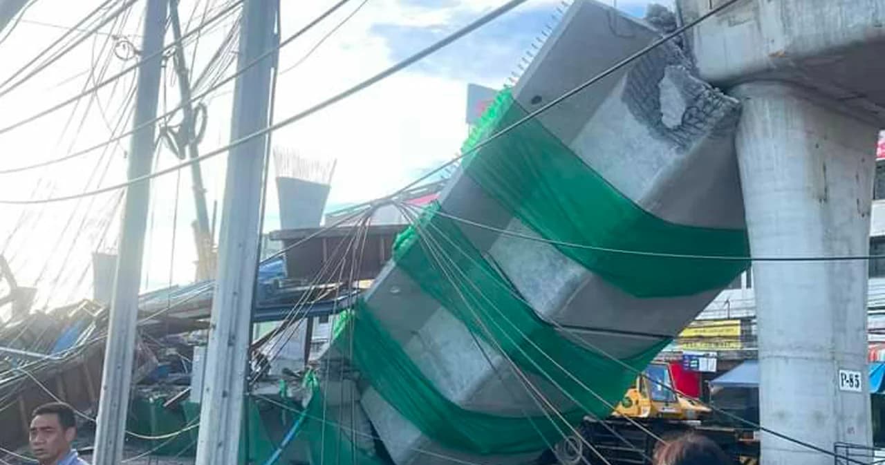 ลาดกระบัง สะพานข้ามแยกอยู่ระหว่างก่อสร้างพังถล่ม มีผู้เสียชีวิต-บาดเจ็บ-สูญหาย