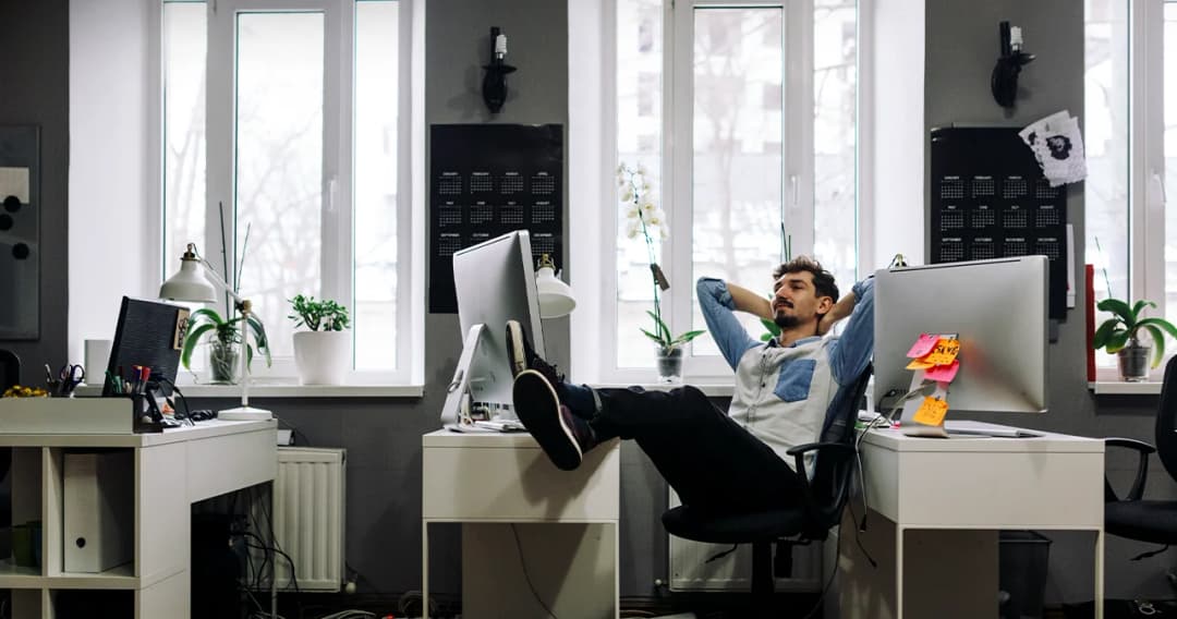 รู้จัก ‘lazy management’ ในบริษัทเทคโนโลยีใหญ่ จ้างคนมาเสริมอำนาจ แต่ไม่มอบหมายงาน 