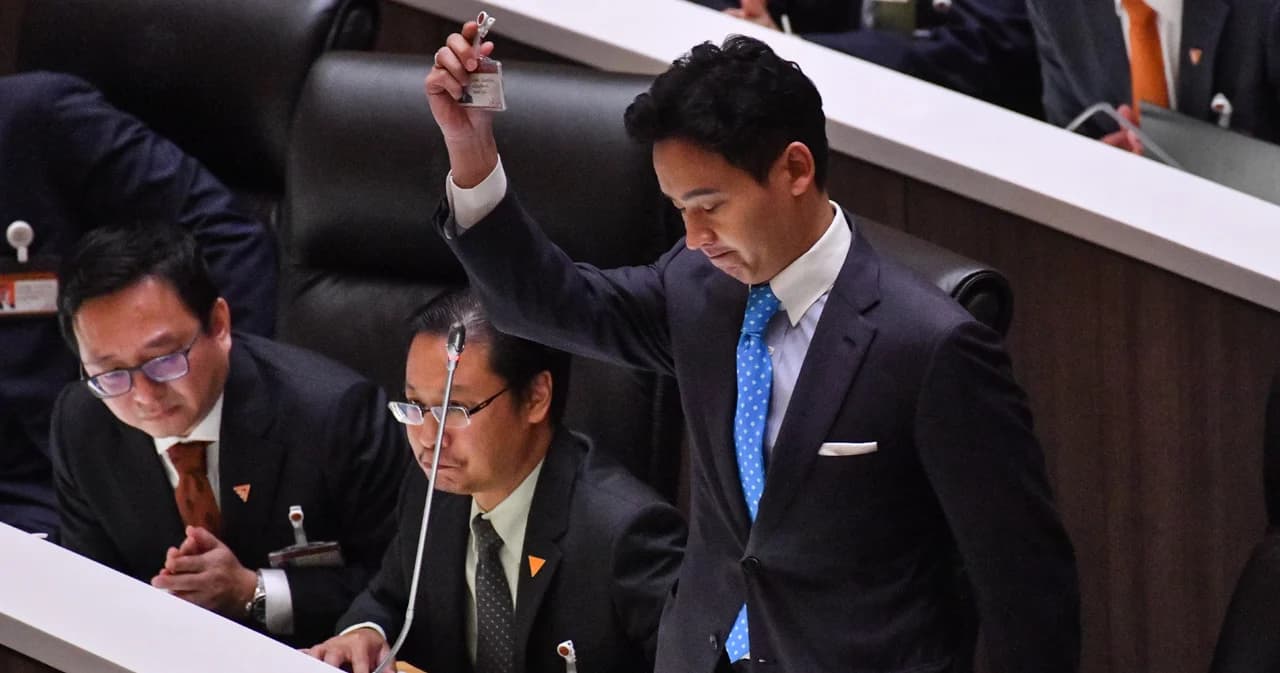 ‘พิธา’ อำลาสภาฯ หยุดปฏิบัติหน้าที่ ส.ส. ชั่วคราว ตามคำสั่งศาลรัฐธรรมนูญ