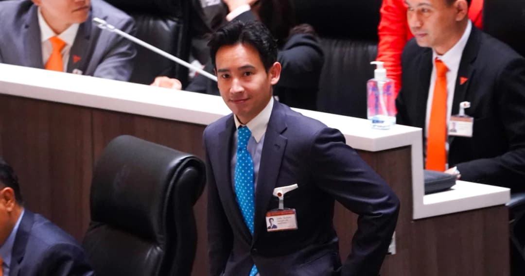 เลขาฯ ก้าวไกล เผยถึง ‘พิธา’ จิตใจดี-แข็งแรงดี ยันยังพยายามจัดตั้งรัฐบาลจาก 8 พรรคให้สำเร็จ