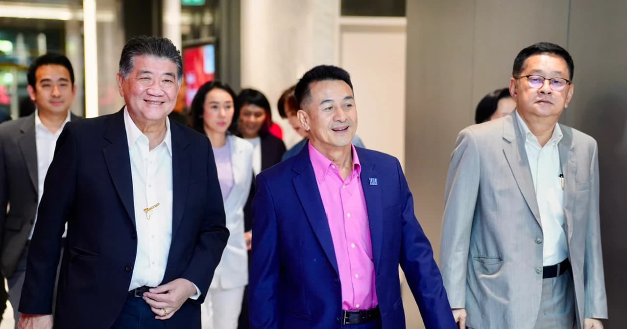 ‘เพื่อไทย’ รับไม้ต่อจาก ‘ก้าวไกล’ ชี้ ม.112 เงื่อนไขสำคัญ ทำให้ตั้งรัฐบาลไม่ได้