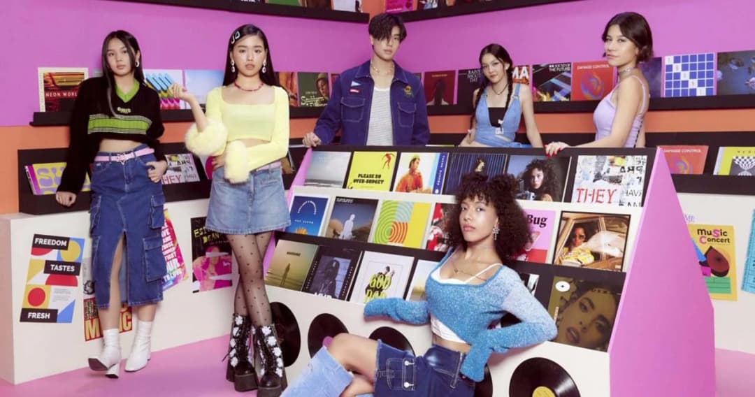 ‘MXFRUIT’ ปล่อยซิงเกิลที่สาม ‘นี่นะคะ (I’m Here)’ กับลุคสดใสคัลเลอร์ฟูล พร้อมคว้า ‘ภูวินทร์’ ร่วมถ่ายทอดเอ็มวี