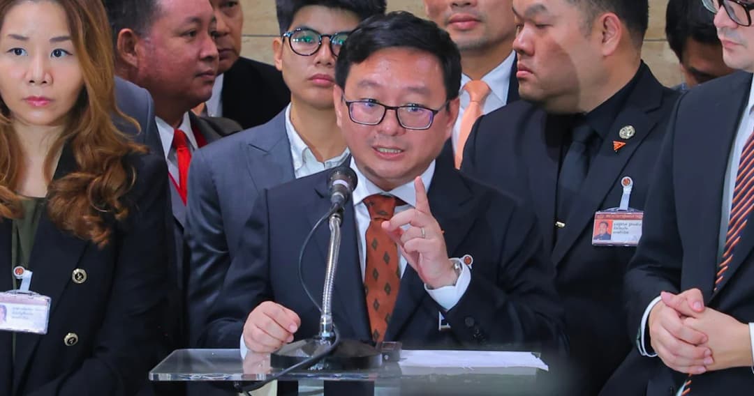 ‘ก้าวไกล’ หวั่นประชาชนมองไม่สง่างาม ‘วันนอร์’ สั่งปิดประชุม หลังหาข้อยุติญัตติด่วนไม่ได้